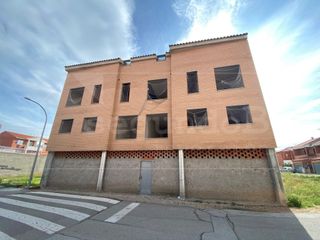 Piso en Escuelas 4 4. Obra parada de 21 viviendas en yepes | toledo