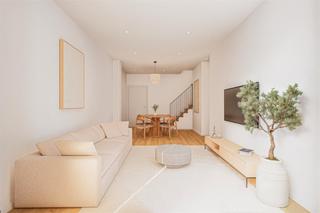 Zweistöckige Wohnung in Carrer d'en domènec 32