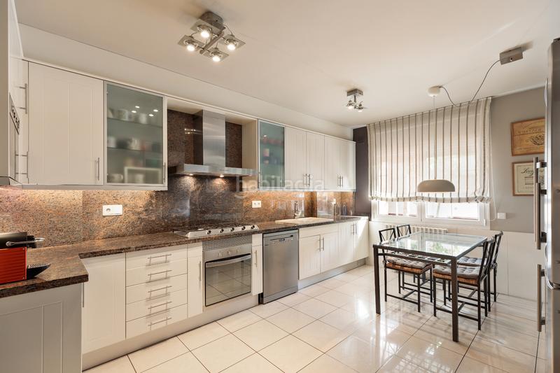 Foto e2291f45-b3dc-4279-a8f4-45019fc269a9. Maison jumelée avec chauffage parking piscine dans Mas Duran Sant Quirze del Vallès