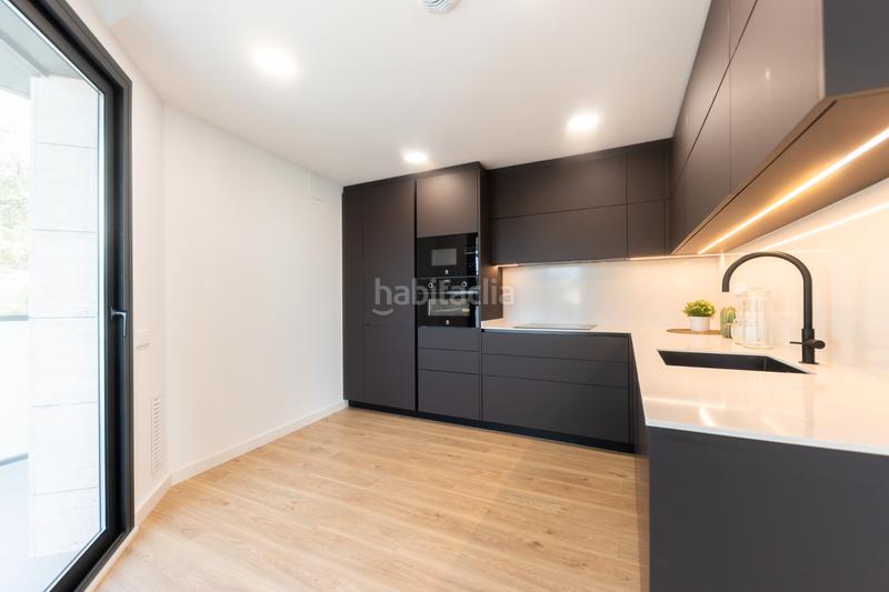 Foto 15cd0857-9ab0-49ca-a5a6-4cf8bce3e044. Casa bifamiliare con riscaldamento parcheggio piscina in Viladecans