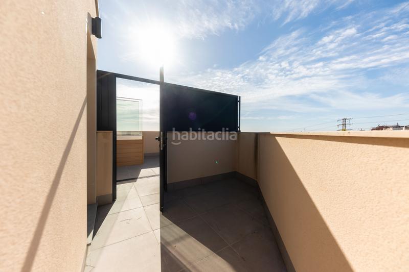 Foto 1aa9ef26-88fa-42db-ab24-759dd63a7d16. Casa bifamiliare con riscaldamento parcheggio piscina in Viladecans