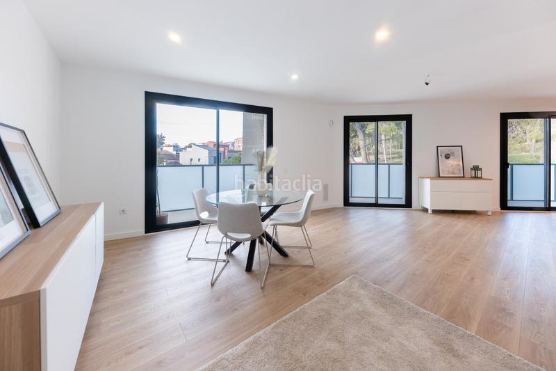 Foto 24b18ea3-c349-47d2-92f9-f45d76408350. Casa bifamiliare con riscaldamento parcheggio piscina in Viladecans