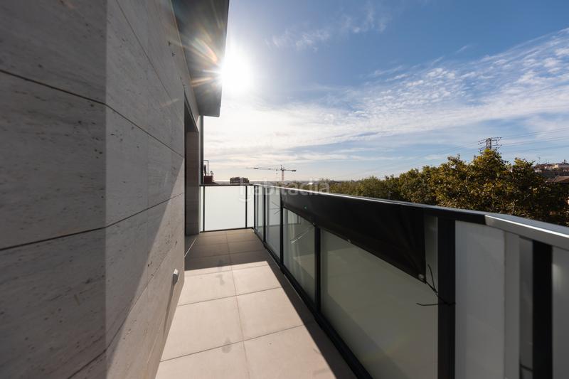 Foto 3892cac6-f72e-40bc-bfca-148c6aa433ba. Casa bifamiliare con riscaldamento parcheggio piscina in Viladecans