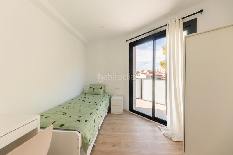 Foto 64931988-e008-43fb-9d67-9938e20efaed. Casa bifamiliare con riscaldamento parcheggio piscina in Viladecans