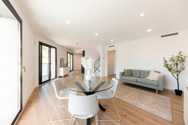 Foto 754f96ef-492b-4b65-b330-ca8f36ee97c4. Casa bifamiliare con riscaldamento parcheggio piscina in Viladecans