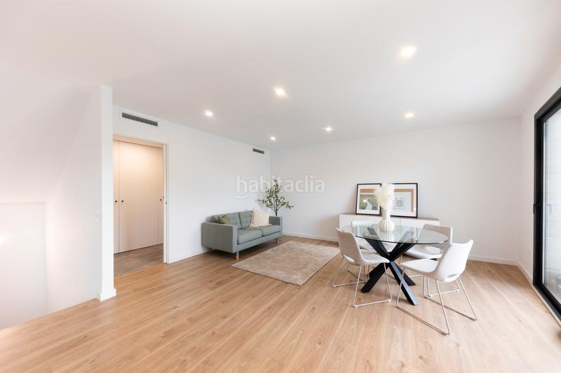 Foto e8742afe-898b-4882-ace1-0a194d6be305. Casa bifamiliare con riscaldamento parcheggio piscina in Viladecans