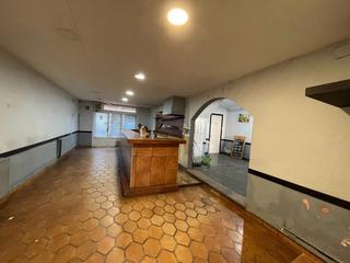 Casa a Maçanet de la Selva Poble. Casa de pueblo con gran terreno en el centro