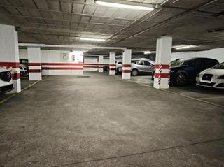 Parking coche en Ciudad Jardín - Zoco. Plaza de aparcamiento cerca de la estación ave y avda.medina aza