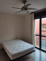 Pis  Calle buenos aires. Piso 2 dormitorios, 1 baño y ascensor en zona del brillante  cor
