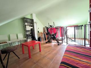 Appartement  Calle rave. Buhardilla 3 dormitorios y un baño en zona casco antiguo  cordob