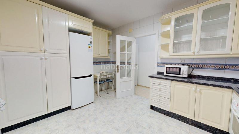 Foto c9e671f0-7bcc-4f06-b7af-27cb403d9768. Piso  5 dormitorios, 2 baños y terraza en el Centro de cordoba cordoba en Córdoba