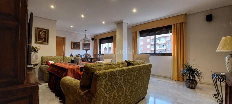 Foto 1afb3c9d-93e2-4401-ae0e-48157f7cfc00. Piso  5 dormitorios, 3 baños, garaje y trastero junto a avda del aeropuerto cordoba en Córdoba
