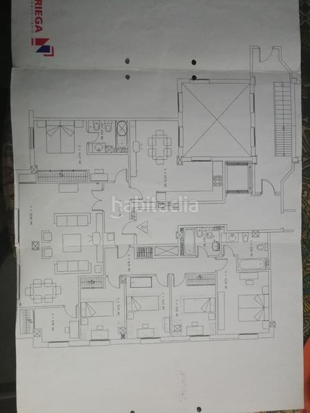 Foto 42c34529-d23d-49f1-9fe2-d26c9f3435cb. Piso  5 dormitorios, 3 baños, garaje y trastero junto a avda del aeropuerto cordoba en Córdoba