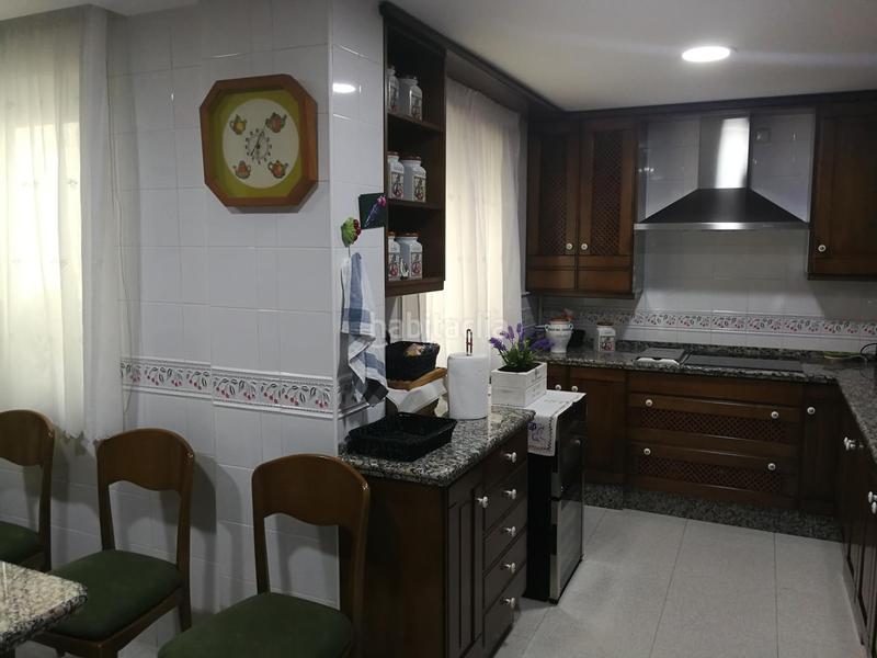 Foto 6599dc22-c535-4a64-b8da-5c591b3923c1. Piso  5 dormitorios, 3 baños, garaje y trastero junto a avda del aeropuerto cordoba en Córdoba