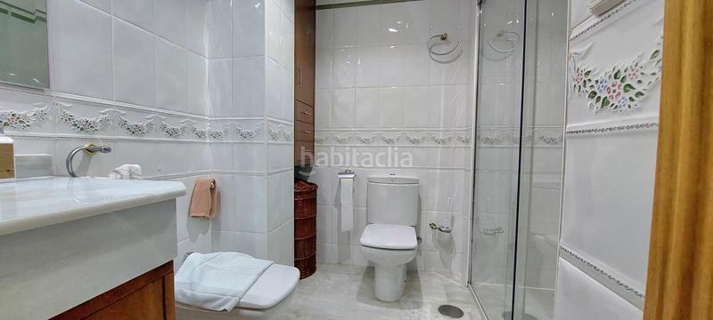 Foto bd35cdf1-967d-4efd-8dec-d31eb42a03fa. Piso  5 dormitorios, 3 baños, garaje y trastero junto a avda del aeropuerto cordoba en Córdoba