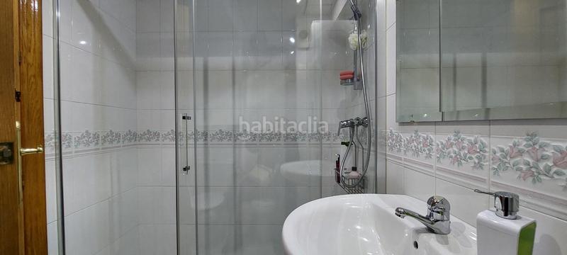 Foto c4801ebe-2be1-4949-aa23-e6db4f45d55c. Piso  5 dormitorios, 3 baños, garaje y trastero junto a avda del aeropuerto cordoba en Córdoba