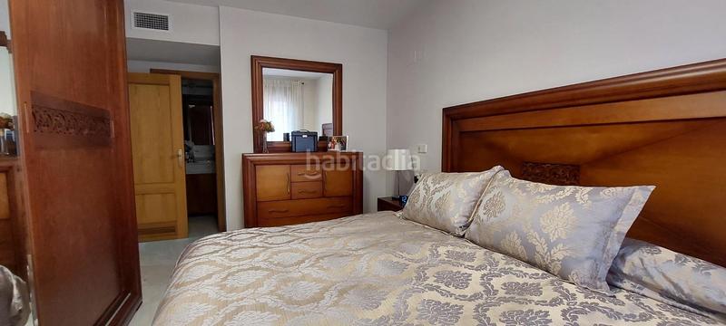 Foto d17a1be7-a479-4c56-baaf-31d79404b508. Piso  5 dormitorios, 3 baños, garaje y trastero junto a avda del aeropuerto cordoba en Córdoba