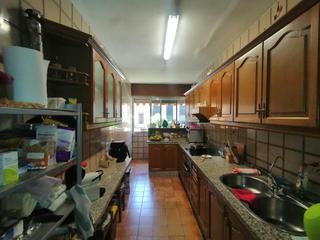 Appartement  Villa de rota. Piso 3 dormitorios, 2 baños, terraza, trastero y cochera en zona
