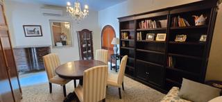 Appartement  Calle rey heredia. Piso 4 dormitorios, 1 baño y un aseo en plena zona historica de
