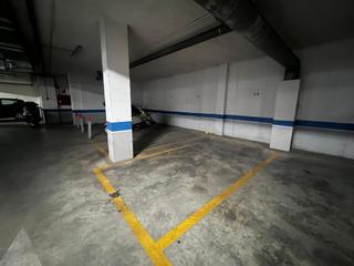Aparcament cotxe  Avenida aeropuerto. Plaza de garaje en zona quiron  cordoba