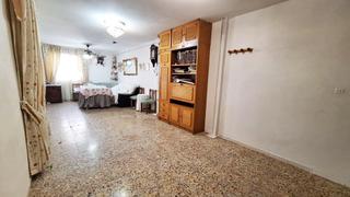 Casa  Calle del vacar. Casa 4 dormitorios, 2 baños y dos plantas en zona zumbacon  cord
