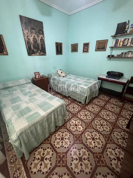 Foto 35212fcf-f117-414b-bc96-34d589dcbef6. Casa interesante casa de 6 dormitorios, 2 baños, plaza de garaje y 3 plantas en zona san agustin cordoba en Córdoba