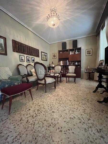 Foto ccb6dfbd-33cf-4f4f-884a-f06f30ecf566. Casa interesante casa de 6 dormitorios, 2 baños, plaza de garaje y 3 plantas en zona san agustin cordoba en Córdoba