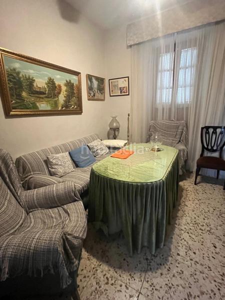 Foto d4738d06-4a5f-4c03-a3d0-b02c38c36319. Casa interesante casa de 6 dormitorios, 2 baños, plaza de garaje y 3 plantas en zona san agustin cordoba en Córdoba