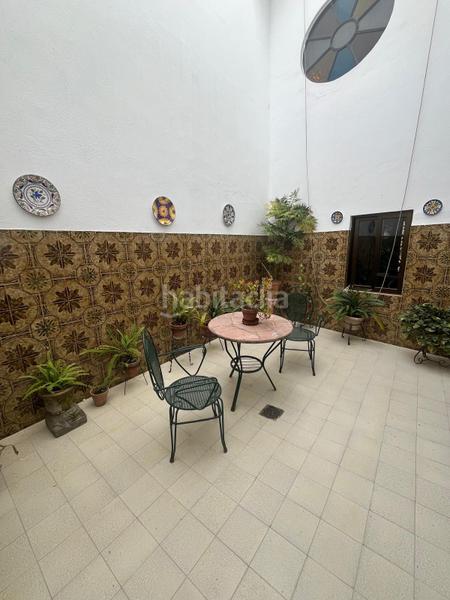 Foto edcd9e90-972e-49c5-8f07-9117cd7a5cad. Casa interesante casa de 6 dormitorios, 2 baños, plaza de garaje y 3 plantas en zona san agustin cordoba en Córdoba