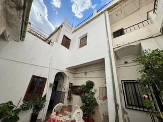 Maison à Sta. Marina - San Andrés - San Pablo - San Lorenzo. Vivienda en casco histórico junto a ollerias cordoba