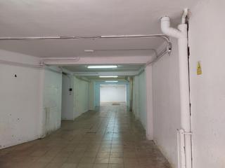 Lloguer Local Comercial a Carrer de buscarons 8. Local con muchas posibilidades