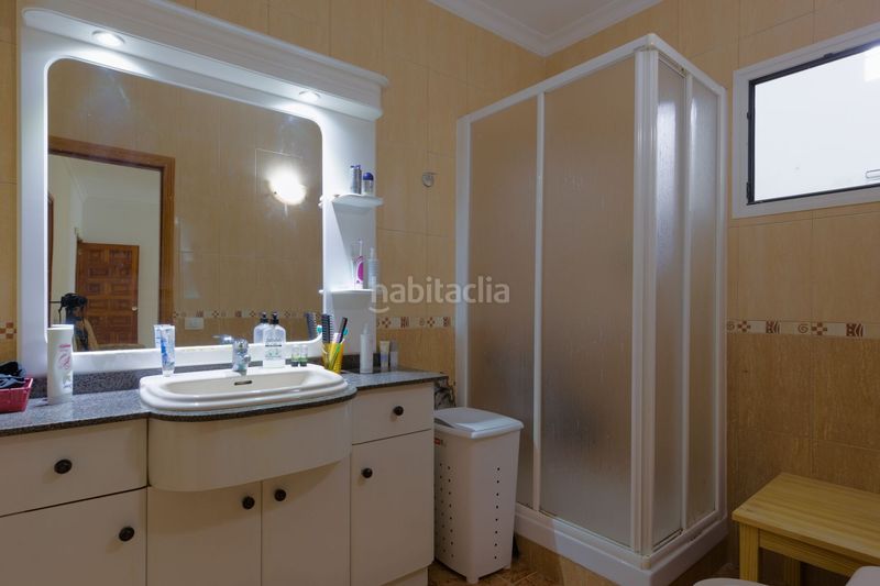 Foto cd5f1ac7-771e-445e-8bfd-c2b55282b8c5. Casa adossada a San Juan Telde