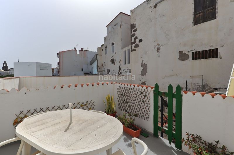 Foto f29f503e-1702-42d4-8f31-2e1a9a7af3aa. Casa adossada a San Juan Telde