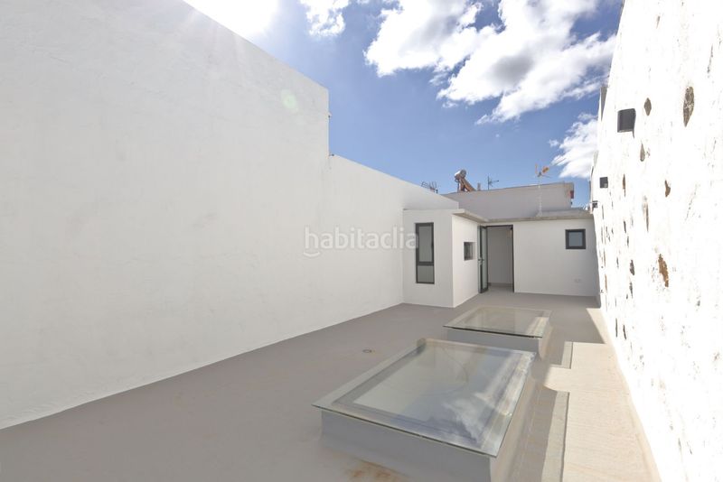 Foto 90ef427f-ae87-49a2-aeff-7e526dc5cf63. Maison dans león y castillo 39 dans San Juan Telde