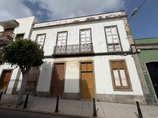 Maison jumelée  Pérez galdós 12. Casa adosada con patio privado en telde