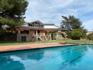 Maison à Del moli 18. Chalet en montornès del vallès