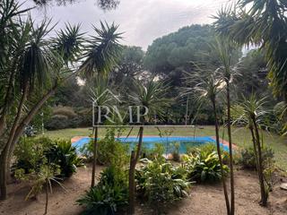 Casa a Camí de can cabot de munt 2. Magnífica casa con piscina y mina de agua propia