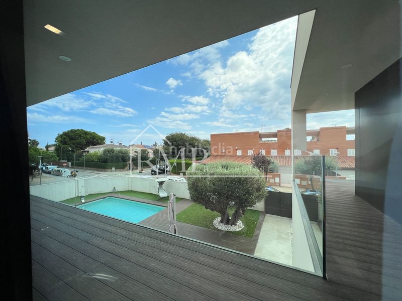 Foto 9b1c1d01-0c47-487a-b972-5058013a19fc. Casa en pintor pau roig s/n increíble casa de lujo en el centro del pueblo en Premià de Mar