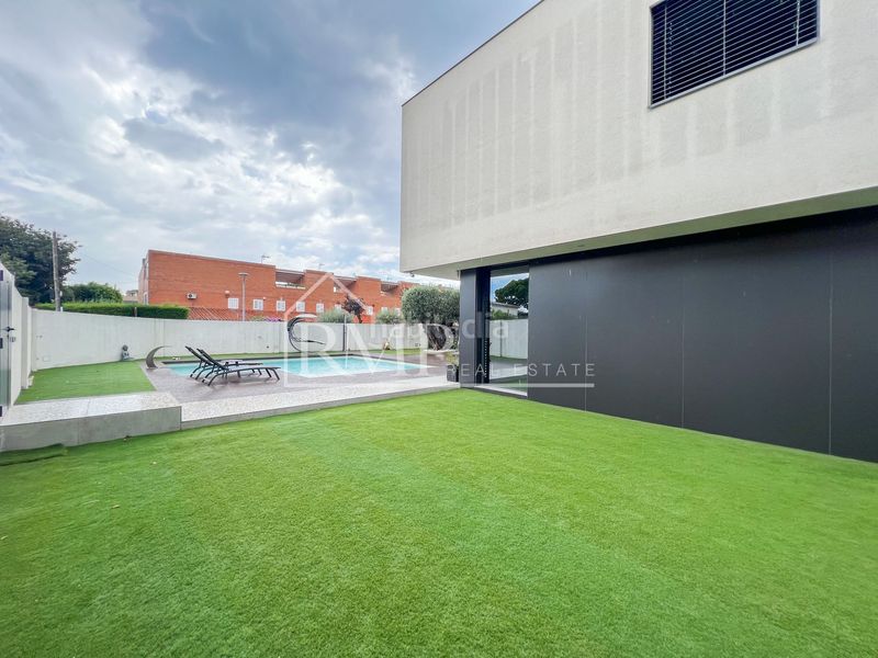 Foto ae80c9c3-8040-4e1a-8f3b-26f37166a7d4. Casa en pintor pau roig s/n increíble casa de lujo en el centro del pueblo en Premià de Mar