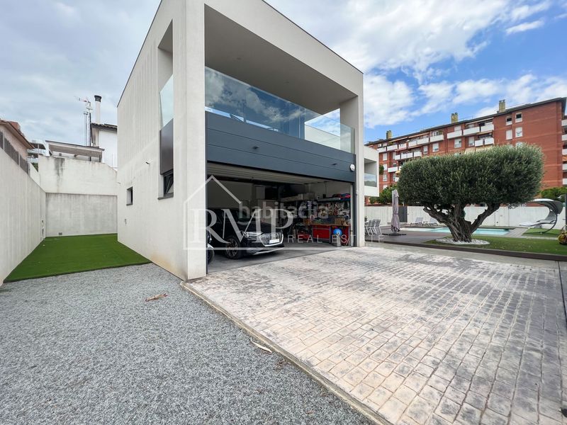 Foto c1e2144b-99a4-4888-99b8-cf869a4a6b70. Casa en pintor pau roig s/n increíble casa de lujo en el centro del pueblo en Premià de Mar