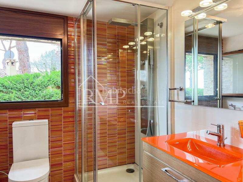 Foto 9701872f-154c-4dec-a483-84df227adce4. Haus mit heizung pool in Montgoda Lloret de Mar