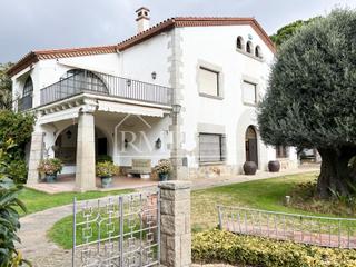 Casa  Riera. Maravillosa masía con posiblidad de segregar el terreno