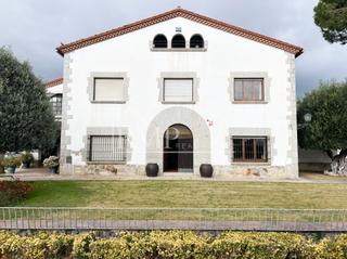 Casa  Riera. Maravillosa masía con posiblidad de segregar el terreno