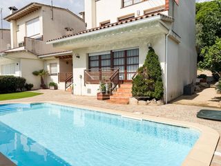 Casa en Marina s/n. Casa con piscina y vistas al mar en llavaneres, junto a la playa