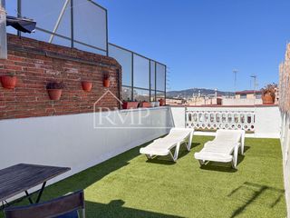 Pis a Hospital s/n. Piso reformado con terraza privada en la rambla, barcelona