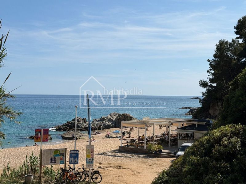 Foto de7afcbd-2ff0-43f3-befc-cd056522162b. Pis amb piscina a Santa Clotilde Lloret de Mar