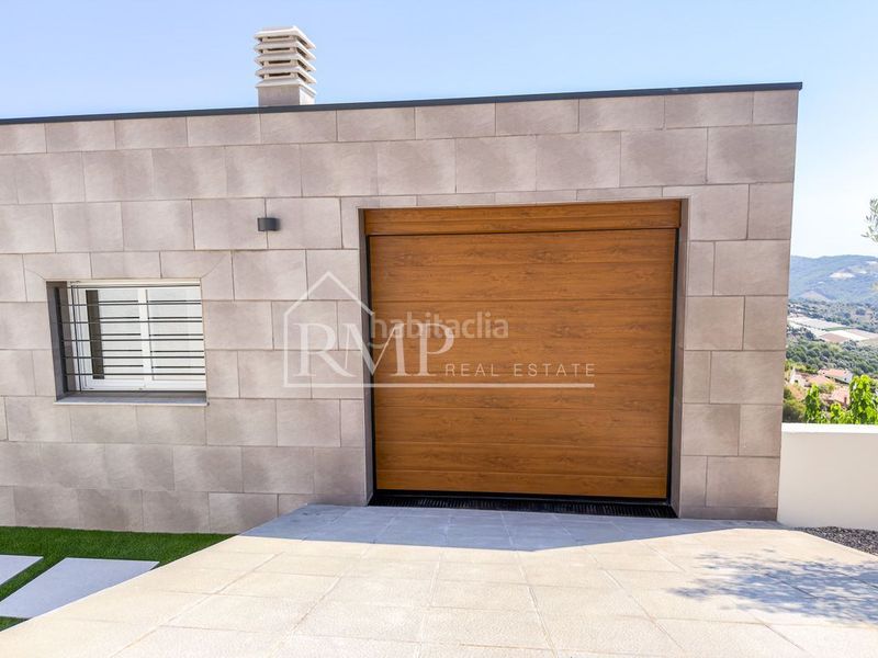 Foto cbfb7f30-f114-4885-8b8b-83d6f581783a. House in vistamar s/n in Sant Cebrià de Vallalta