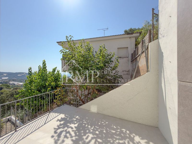 Foto d9f9e3f9-b937-4c45-9a9f-1adee0820a09. House in vistamar s/n in Sant Cebrià de Vallalta