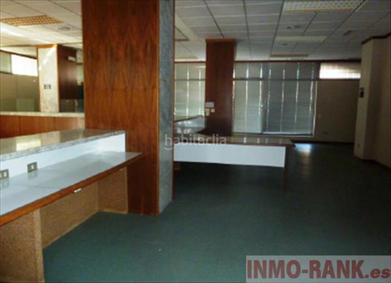 Foto efbfef91-3d3d-49a6-927f-8a595dbaa012. Location local commercial dans Coia Vigo