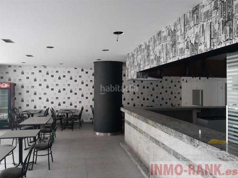 Foto f7b8cd6c-bf36-488b-b1e0-ffbd0b1ca0ee. Location local commercial dans alcalde gregorio espino 52 dans Vigo